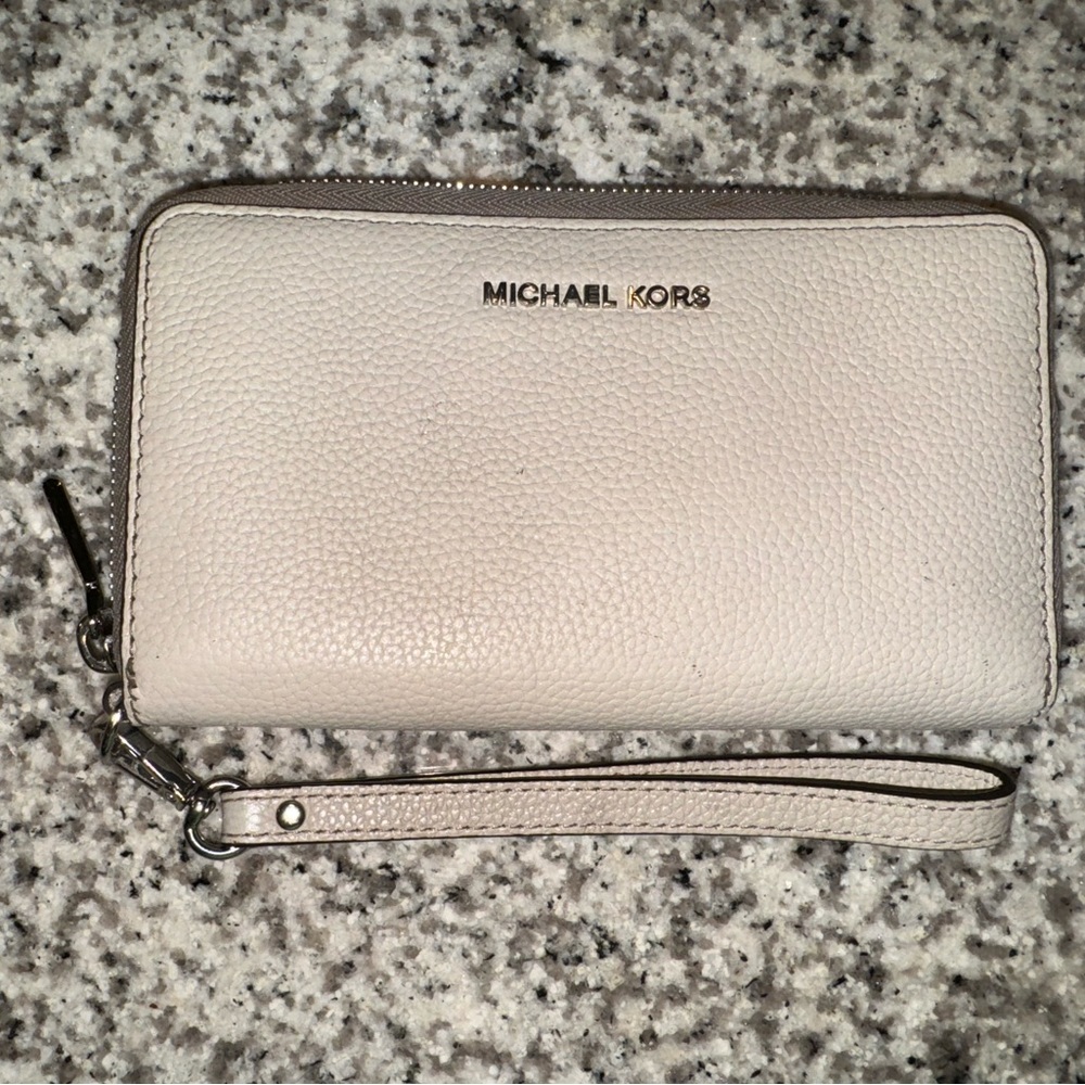 Beige/grey Michel Kors wristlet